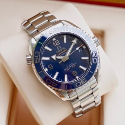 Đồng hồ Omega Planet Ocean với khả năng chống nước 600m