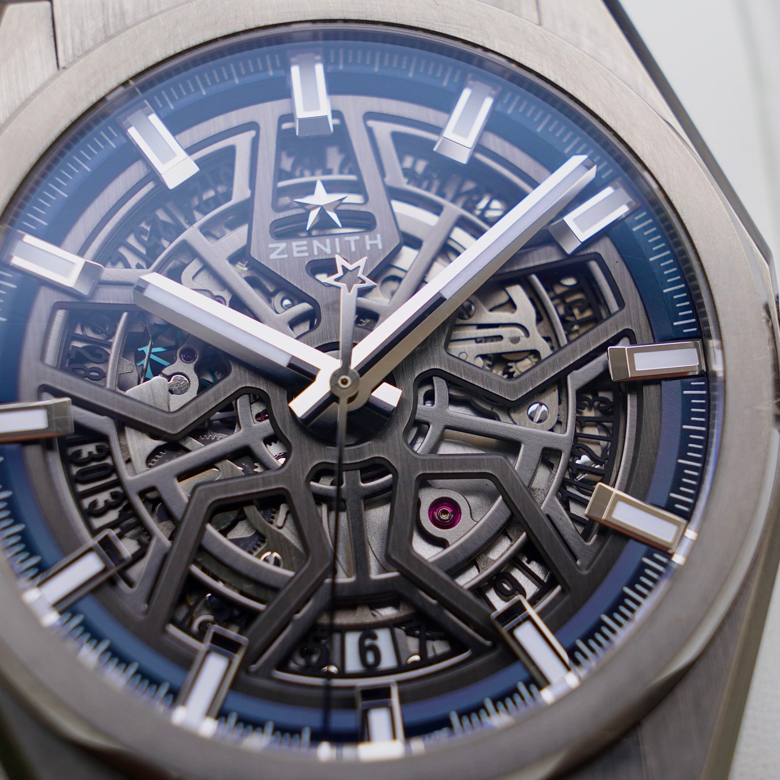 Zenith Defy Classic Skeleton Titanium 95.9000.670/78.R584 - Ảnh 7