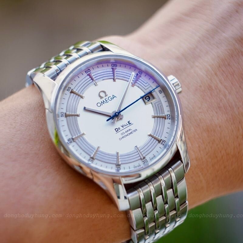 Omega de ville hour vision