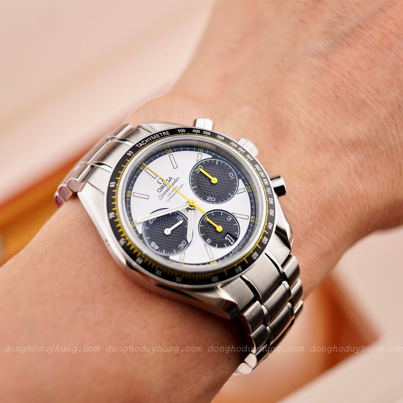 Omega Speedmaster Racing 326.30.40.50.04.001